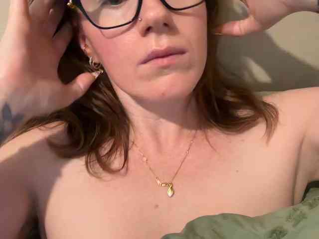 REDHEADROSIE webcam