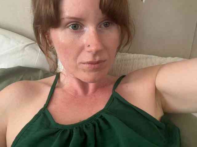 REDHEADROSIE webcam