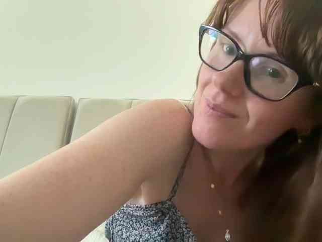 REDHEADROSIE webcam
