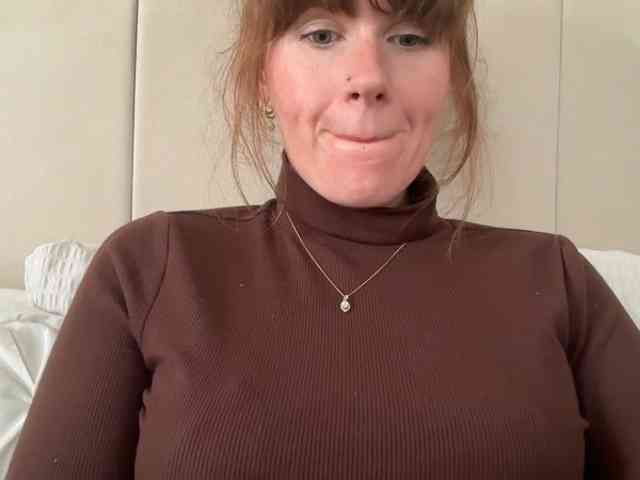 REDHEADROSIE webcam