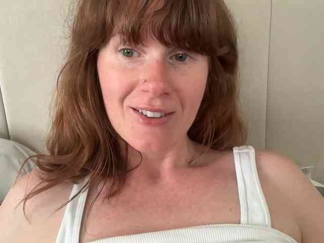 REDHEADROSIE webcam