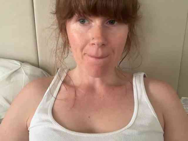 REDHEADROSIE webcam