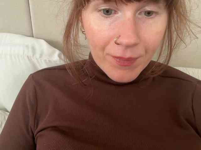 REDHEADROSIE webcam