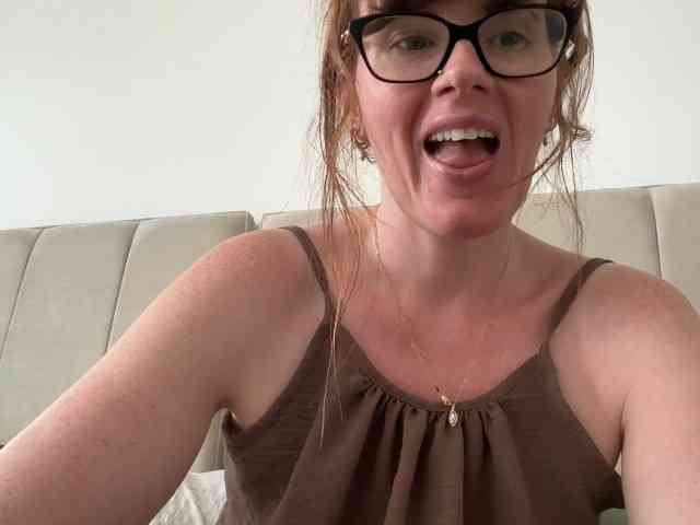 REDHEADROSIE webcam