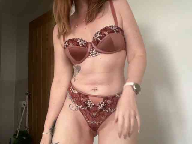 REDHEADROSIE webcam