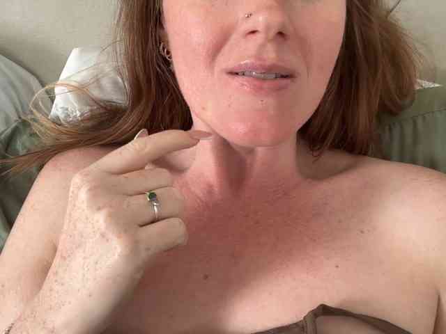 REDHEADROSIE webcam