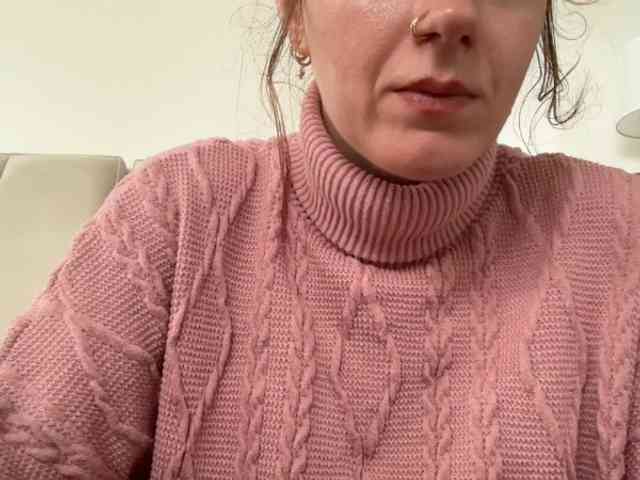 REDHEADROSIE webcam