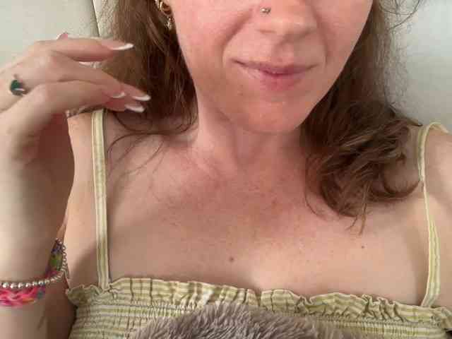 REDHEADROSIE webcam