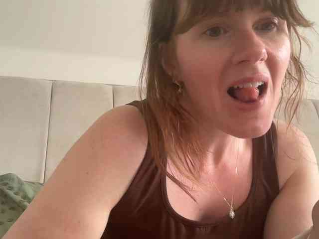 REDHEADROSIE webcam