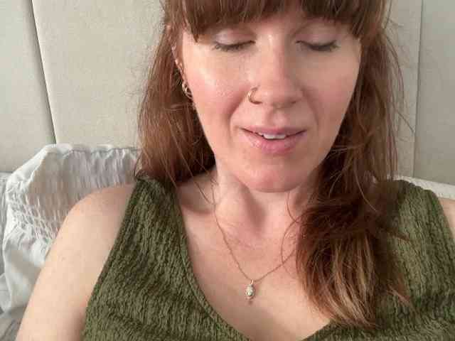 REDHEADROSIE webcam