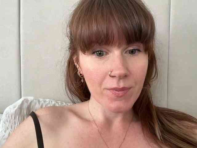 REDHEADROSIE webcam