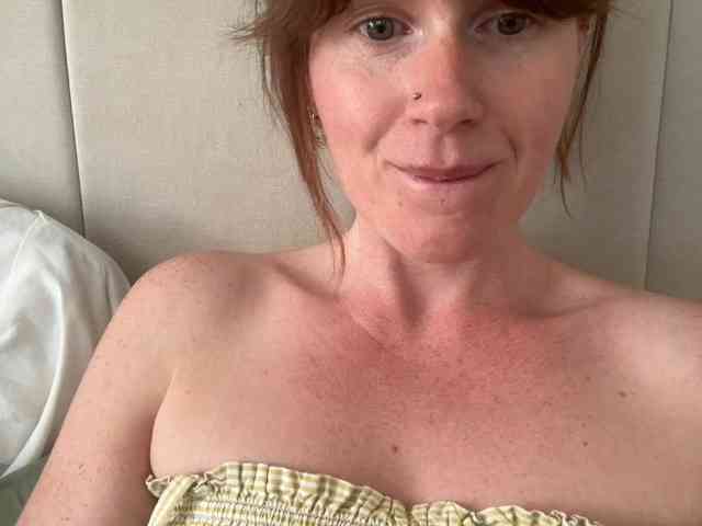 REDHEADROSIE webcam
