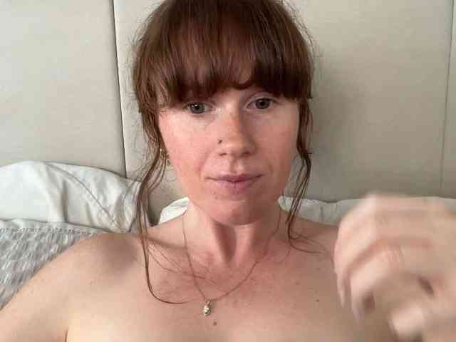 REDHEADROSIE webcam