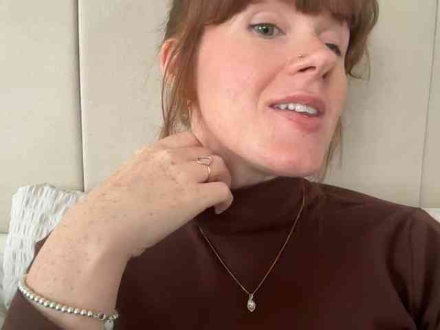 REDHEADROSIE webcam