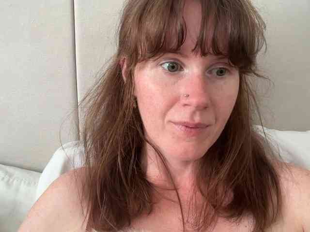 REDHEADROSIE webcam