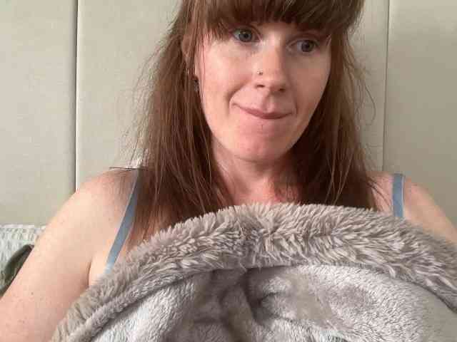 REDHEADROSIE webcam