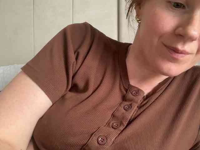 REDHEADROSIE webcam