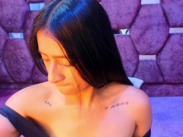 SharlotRodriguez live webcam show