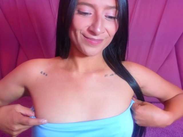 SharlotRodriguez live cam on BongaCams