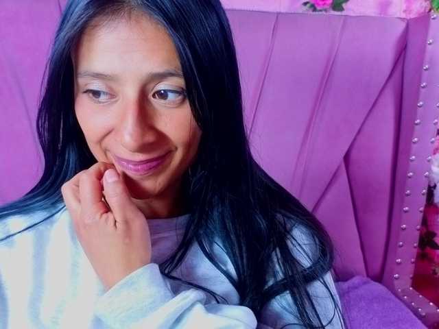 SharlotRodriguez live webcam show