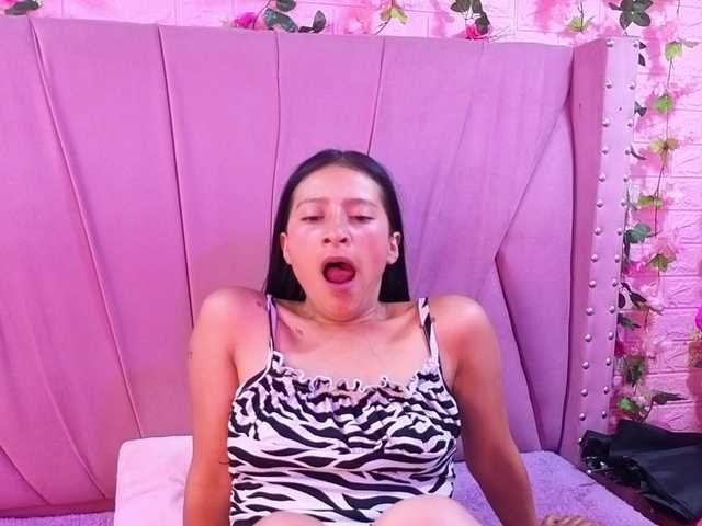 SharlotRodriguez live cam on BongaCams