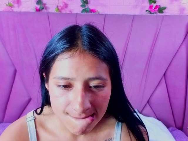 SharlotRodriguez live webcam show