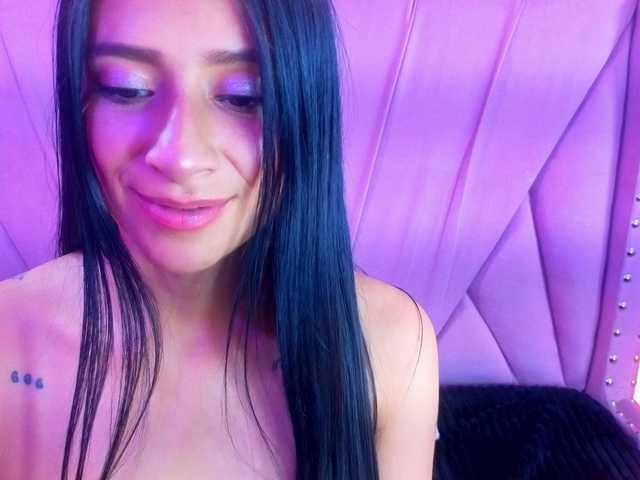 SharlotRodriguez live cam on BongaCams