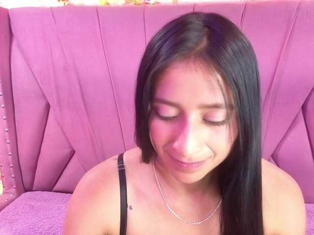 SharlotRodriguez live webcam show