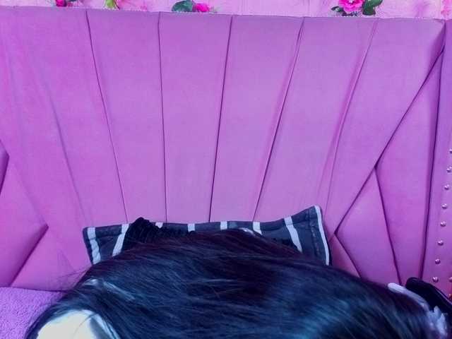 SharlotRodriguez live webcam show