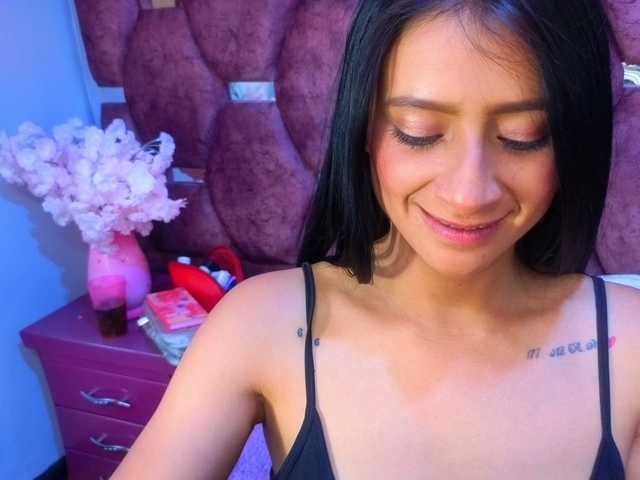 SharlotRodriguez live webcam show
