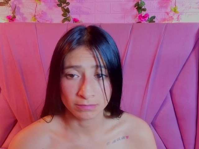 SharlotRodriguez live cam on UnifiedCams