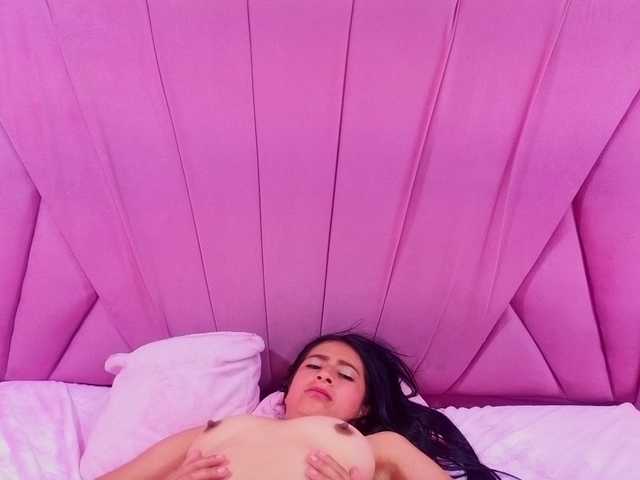 SharlotRodriguez live cam on BongaCams