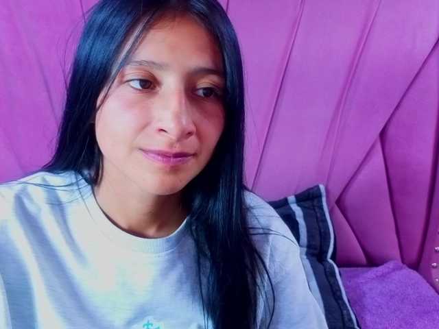 SharlotRodriguez live webcam show