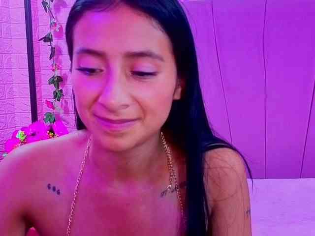 SharlotRodriguez webcam