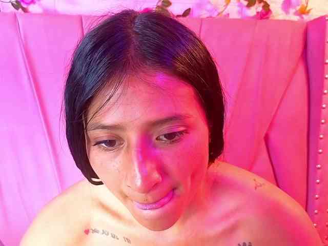 SharlotRodriguez webcam