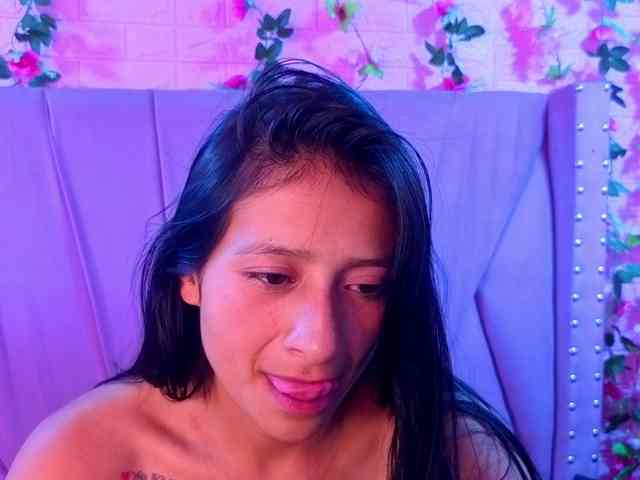 SharlotRodriguez webcam
