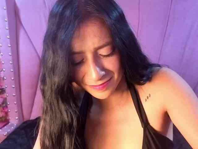 SharlotRodriguez webcam