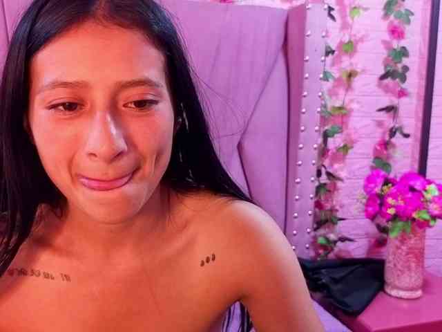 SharlotRodriguez webcam