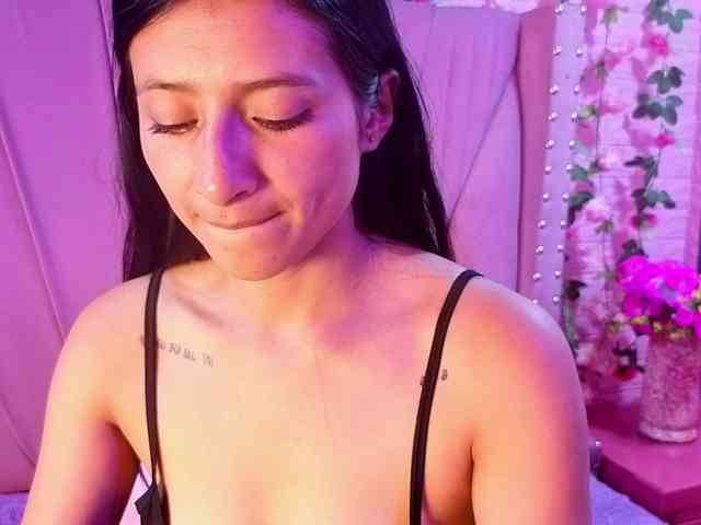 SharlotRodriguez webcam
