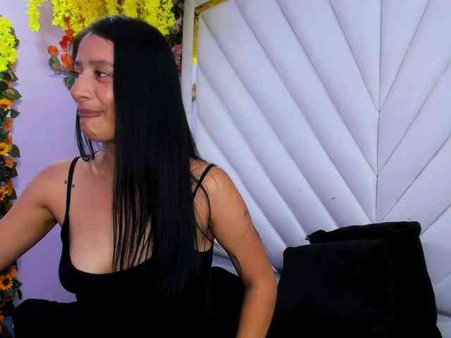 SharlotRodriguez webcam