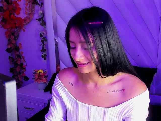 SharlotRodriguez webcam