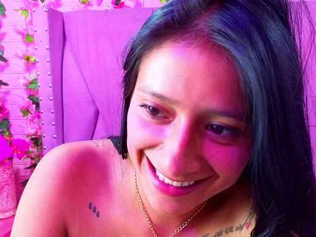 SharlotRodriguez webcam