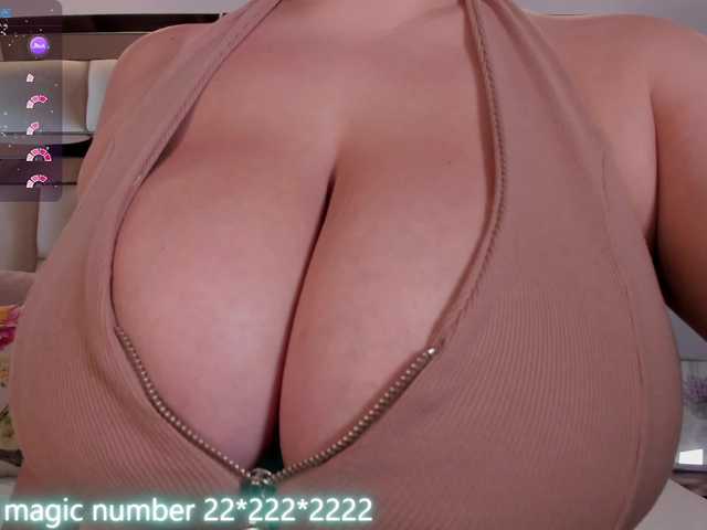 anyi-sweet-tits's BongaCams show and profile