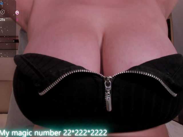 anyi-sweet-tits live cam on BongaCams
