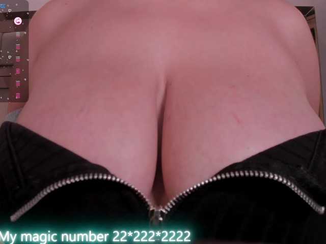 anyi-sweet-tits live cam on BongaCams