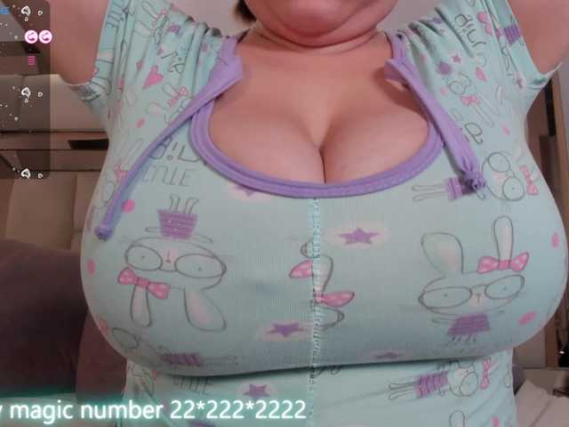 anyi-sweet-tits live cam on BongaCams
