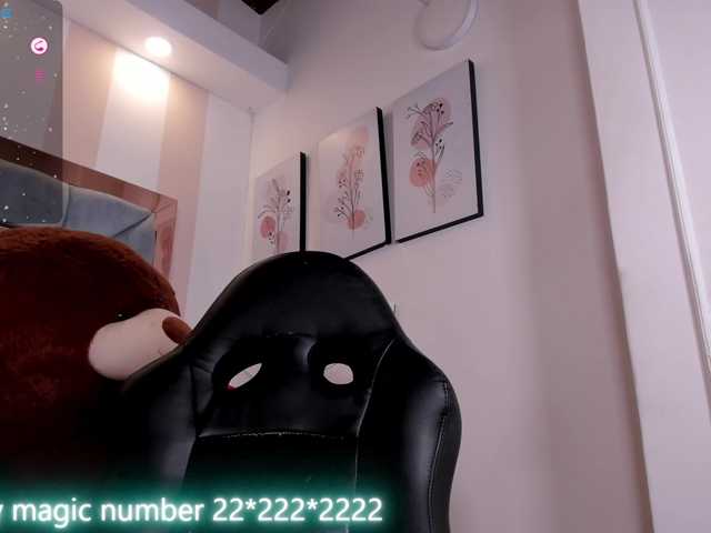 anyi-sweet-tits live cam on BongaCams