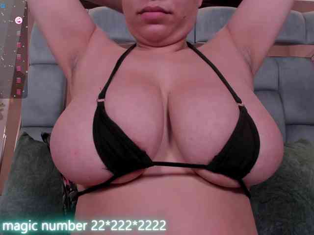 anyi-sweet-tits webcam