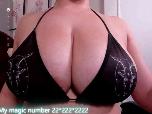 anyi-sweet-tits webcam