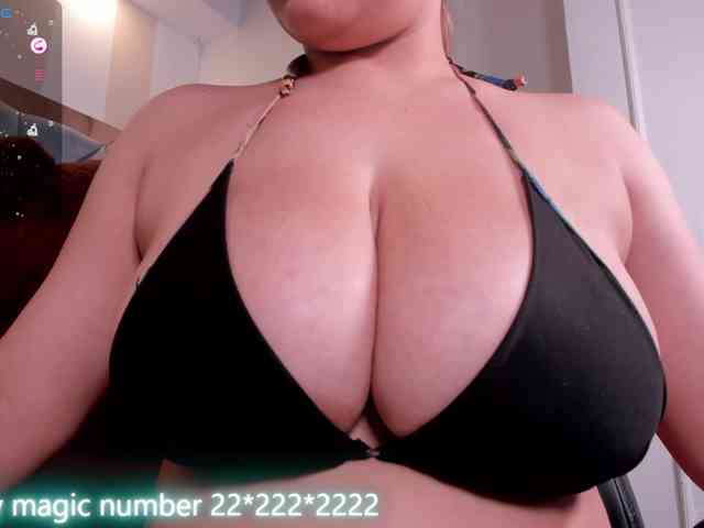 anyi-sweet-tits webcam